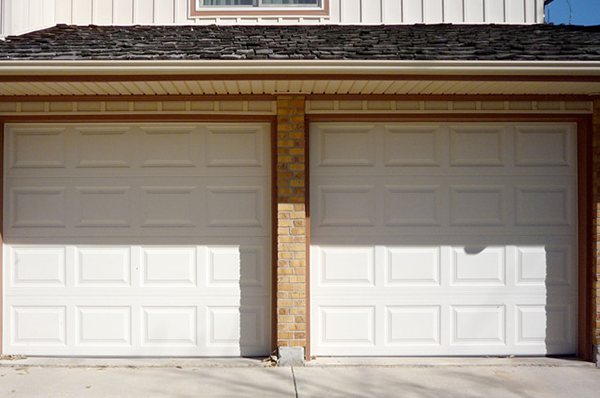 Residential panel garage door